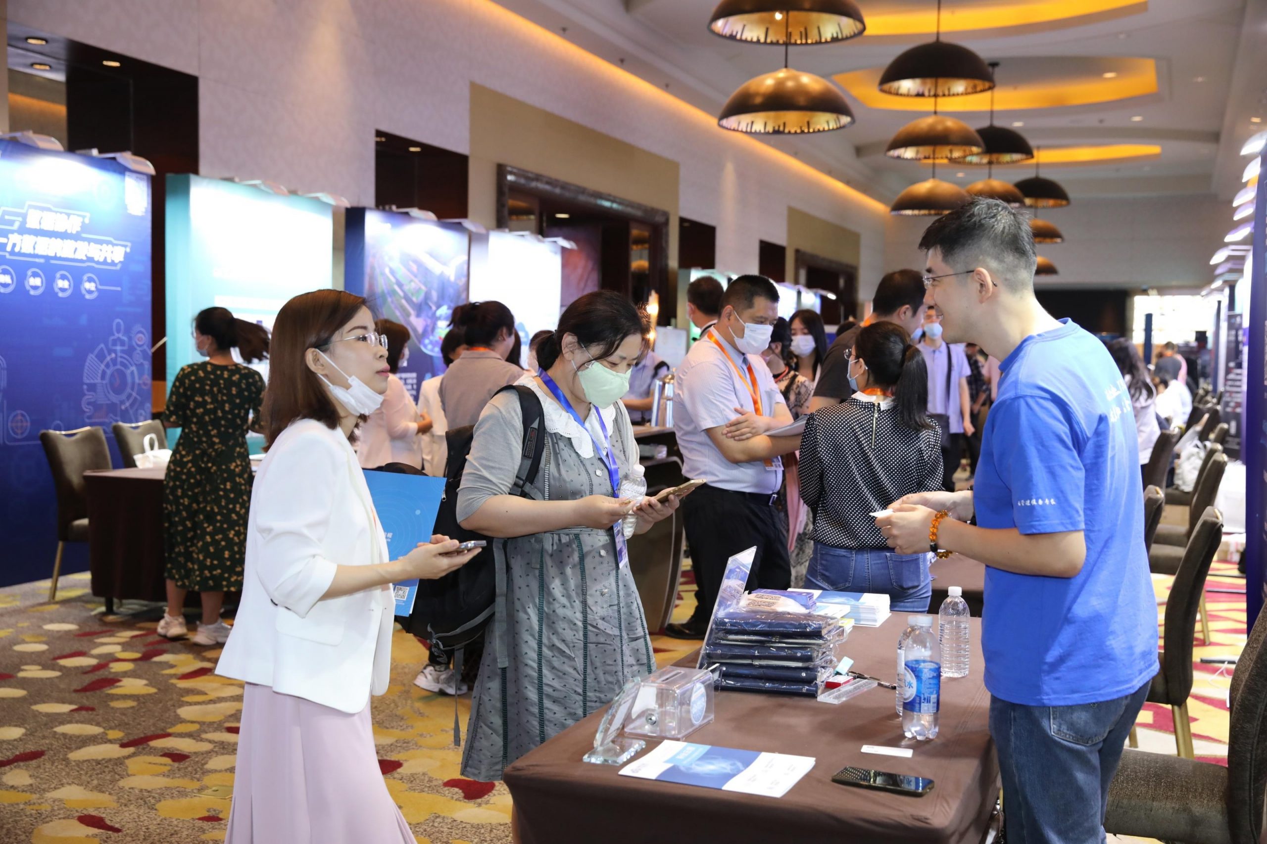 全面解析云服务器选购指南：从性能参数到安全策略的关键考量因素-亿动网络笔记